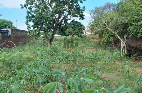 Terreno a venda a 400 metros do Balneário Municipal de Panorama