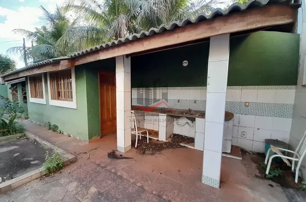 Lavanderia e quarto de dispensa
