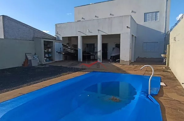 Sobrado todo mobiliado com 3 suítes e um dormitório para venda no condomínio Água Verde, em Paulicéia-SP