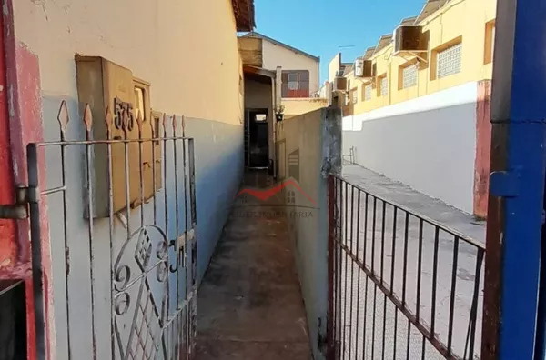 Duas casas e um salão comercial a venda no centro de Panorama 