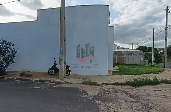 Casa com suíte máster e um dormitório e placas solar instalada a venda no bairro Vista do Lago, em Panorama-SP
