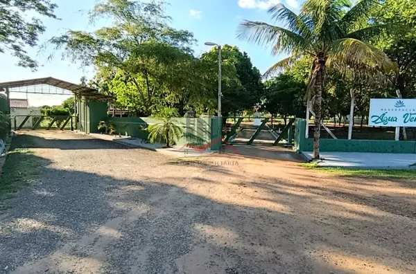 Sobrado todo mobiliado com 3 suítes e um dormitório para venda no condomínio Água Verde, em Paulicéia-SP