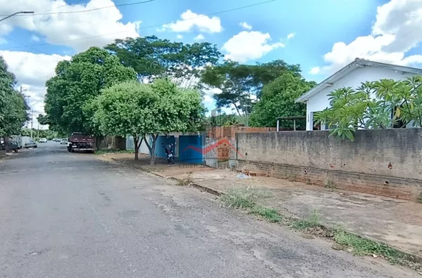 Casa com 2 dormitórios a venda próximo a academias e supermercado, em Panorama-SP