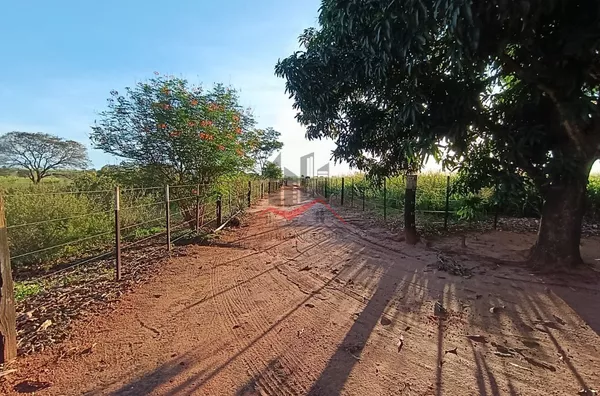 Chácara de  4.500 m² com 2 casas à 10 minutos de Panorama 