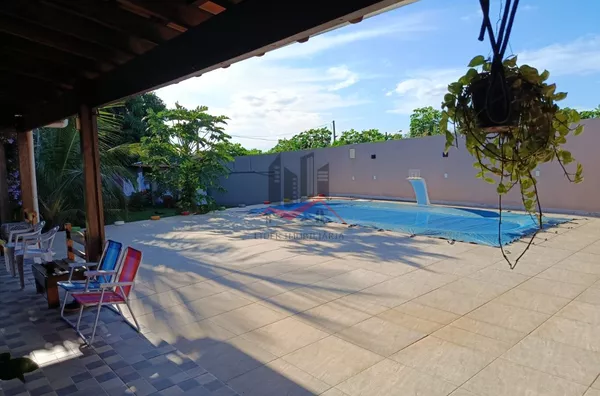 Casa a venda com 2 dormitórios e piscina no Condomínio Portal dos Dourados, em Paulicéia-SP