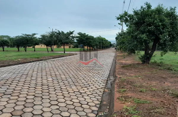 Frente do terreno olhando em direção a área de lazer