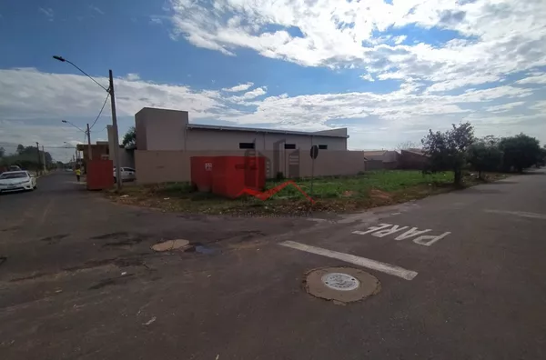 Terreno comercial de 400 m² para venda na avenida principal do Vista do Lago, em Panorama