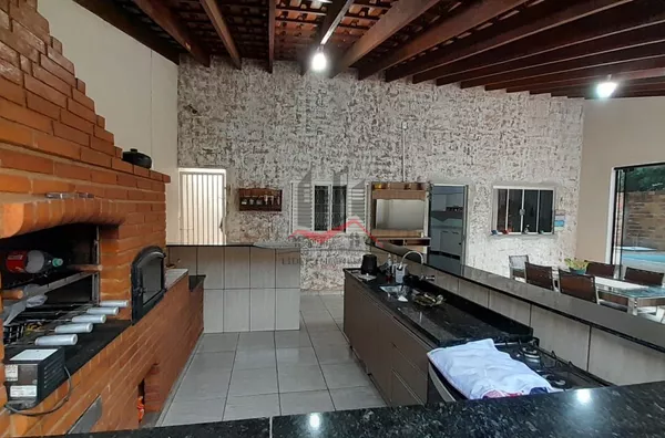 Casa a venda com 2 quartos com amplo espaço de lazer no bairro Pedro Milanez, em Panorama (SP) 