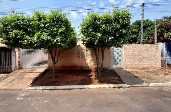 Casa a venda com 2 quartos no Bairro Nosso Teto 