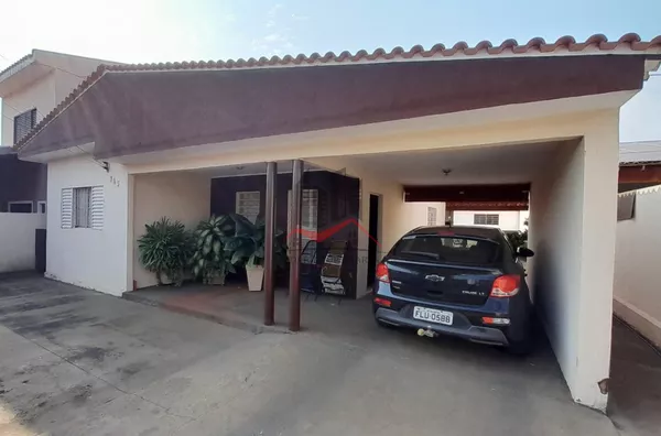 Casa com 3 quartos a venda no centro de Panorama