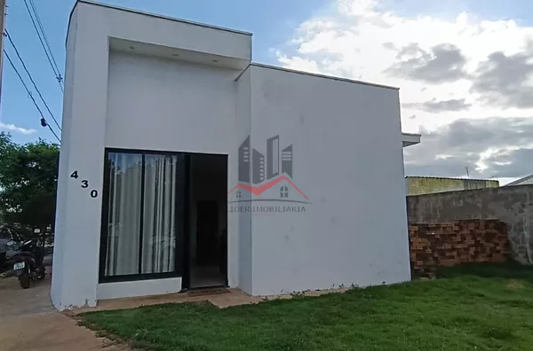 Casa com suíte máster e um dormitório e placas solar instalada a venda no bairro Vista do Lago, em Panorama-SP