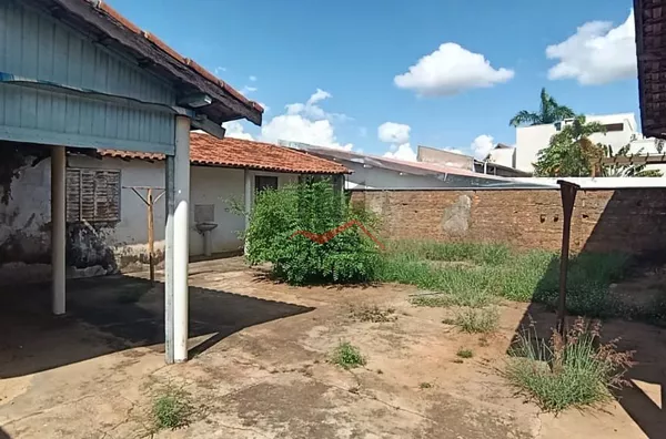 Casa com 1 suíte e dois dormitórios a venda no centro de Panorama 