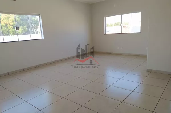 Sala comercial corporativa. Local de fácil acesso e com visibilidade privilegiada em uma região que oferece pluralidade e opções de serviços e entretenimento. Regada por todo comércio central da cidade de Panorama