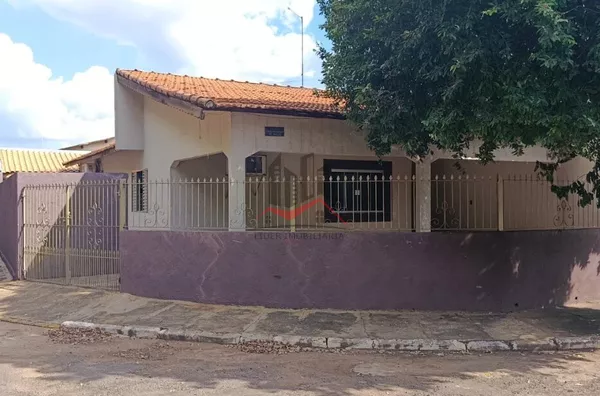 Casa a venda com 3 dormitórios próximo a academia e posto de saúde no bairro Bela Vista I, em Panorama-SP