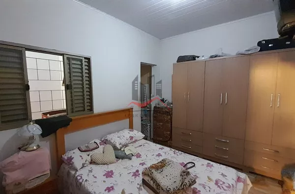 Duas casas e um salão comercial a venda no centro de Panorama 