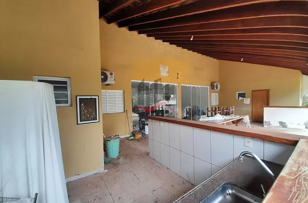 Rancho com 2 suítes e mobiliado para venda no Residencial Nova Era, em Paulicéia-SP