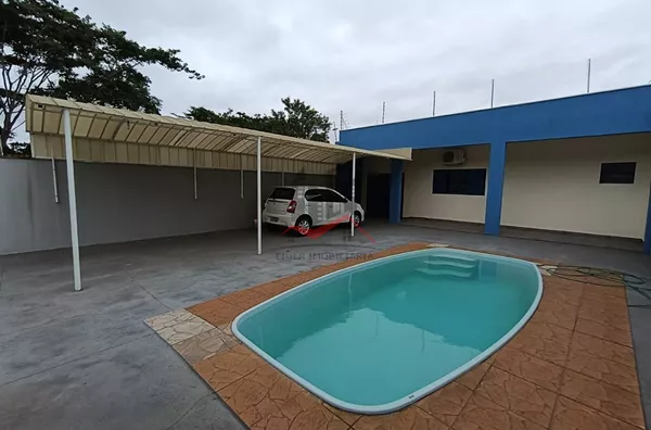 Casa com 2 suítes e piscina próxima no bairro Porto, em Paulicéia