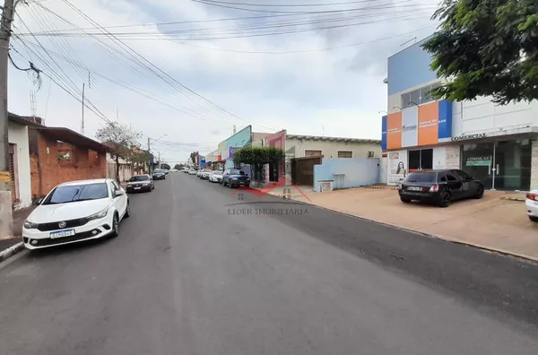 Prédio comercial com casa nos fundos a venda no centro de Panorama
