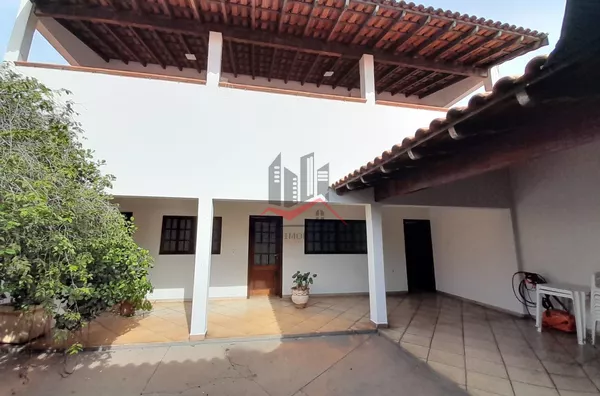 Vista do sobrado de quem está na área externa 