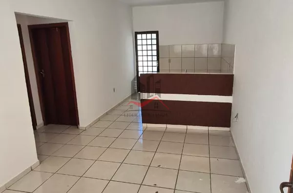Casa para locação de 02 quartos, no centro de Panorama/SP.