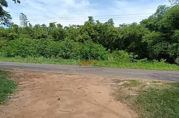 Em Panorama-SP, chácara a venda com 40 mil m² às margens do Rio Paraná com 2 casas a 10 minutos do centro da cidade