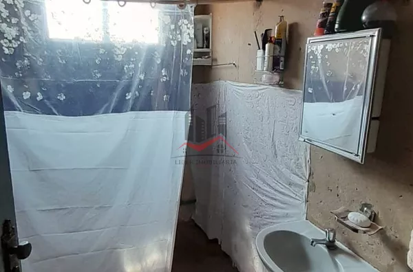 Casa a venda com 2 quartos no Bairro Nosso Teto 