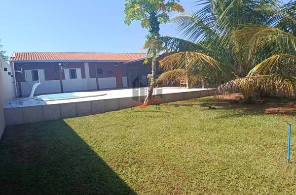 Casa a venda com 2 dormitórios e piscina no Condomínio Portal dos Dourados, em Paulicéia-SP
