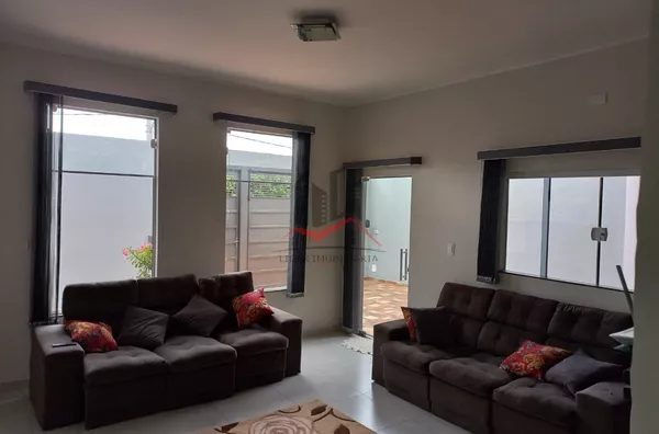 Casa com 1 suíte e dois quartos para venda no Centro de Panorama