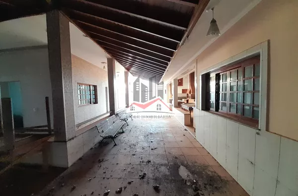 Sobrado com 3 pavimentos, 5 dormitórios e área de piscina a venda no bairro Aldeia do Lago 1, em Panorama-SP - Foto 14