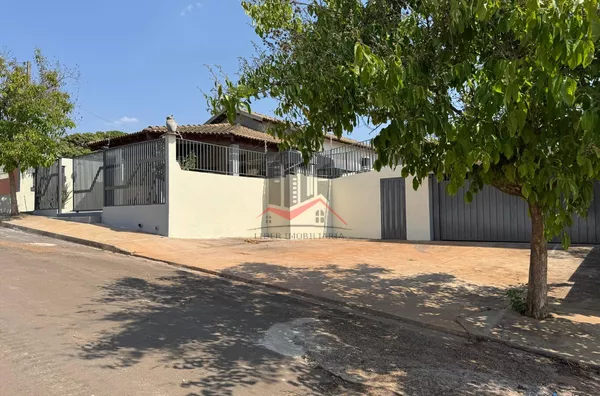 Casa com 4 suítes a venda e para locação próximo do Balneário de Panorama