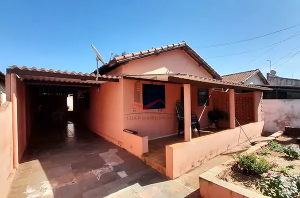 Casa com 3 quartos para venda no bairro Nosso Teto, em Panorama