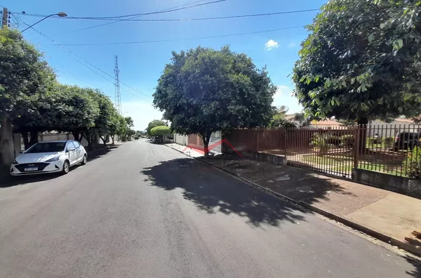 Casa a venda com 2 dormitórios próximo aos principais pontos comerciais de Panorama