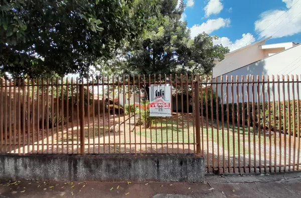 Casa a venda com 2 dormitórios próximo aos principais pontos comerciais de Panorama