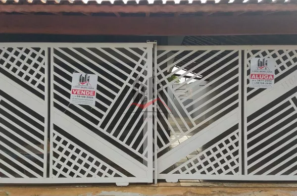 Casa para aluguel ou venda com 2 quartos e 2 banheiros no centro de Panorama