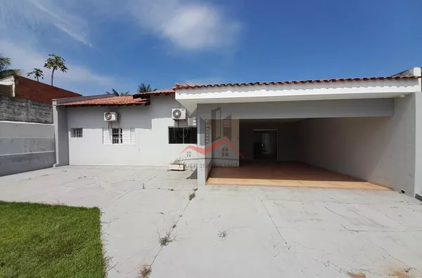 Casa com 1 suíte e 2 dormitórios a venda na região central de Panorama-SP 