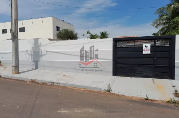 Casa com 1 suíte e 2 dormitórios a venda na região central de Panorama-SP 