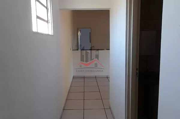 Corredor acesso banheiro e cozinha 