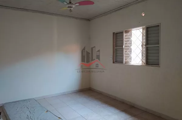 Casa para venda e aluguel conta com 02 quarto(s) No Jardim Aeroporto Panorama