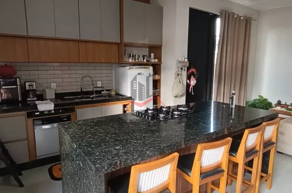 Casa com suíte máster e um dormitório e placas solar instalada a venda no bairro Vista do Lago, em Panorama-SP