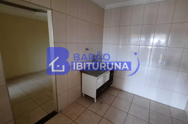 Prédio a venda com 2 apartamentos e uma casa