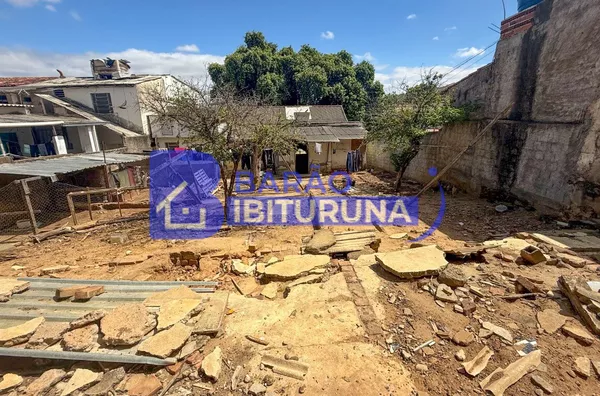 Casa com lote inteiro próximo ao BigMais do Vila Isa
