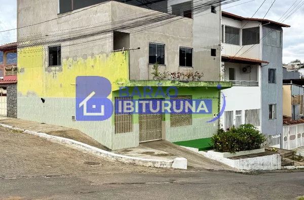 Prédio com ponto comercial e apartamento