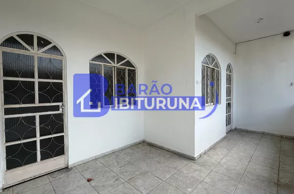 Casa com garagem compartilhada no Vila Isa