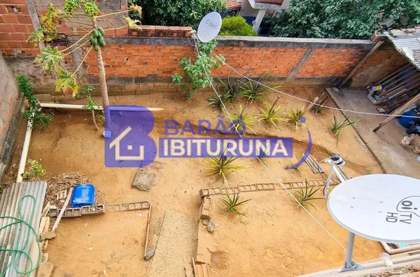 Casa com Plantação de Abacaxi - 360m²