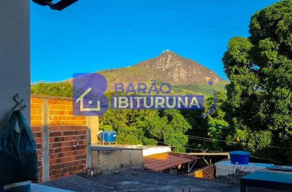 Condomínio com 3 residências no Santa Terezinha, Governador Valadares