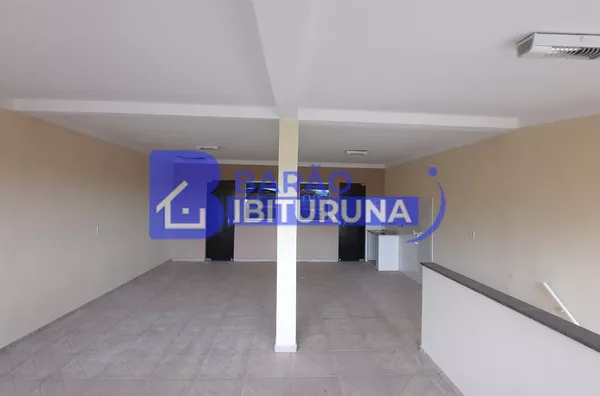 Prédio a venda com 2 apartamentos e uma casa