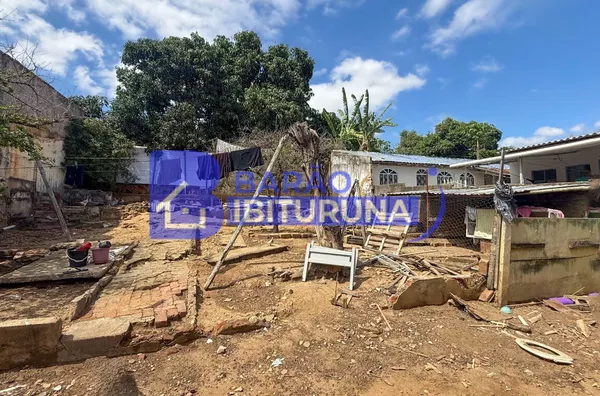 Casa com lote inteiro próximo ao BigMais do Vila Isa