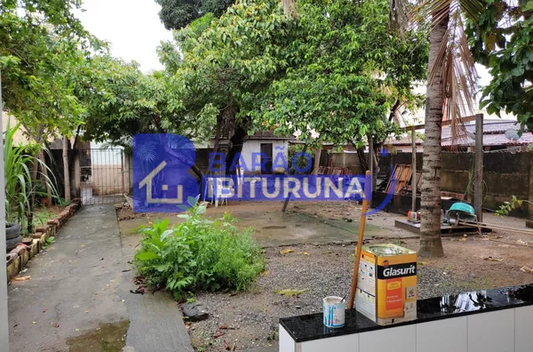 Imóvel com 3 moradias à venda