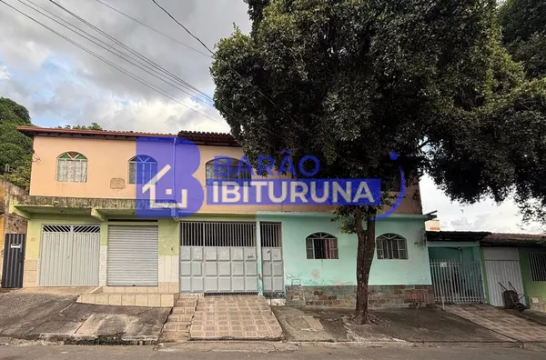 2 lotes construídos com 7 casas e 1 ponto comercial 