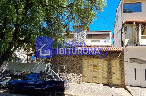 2 Casas na região nobre do Vila Isa